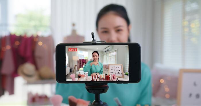 YouTubeのインフィード広告とは?特徴や表示場所・入稿規定・やり方を解説