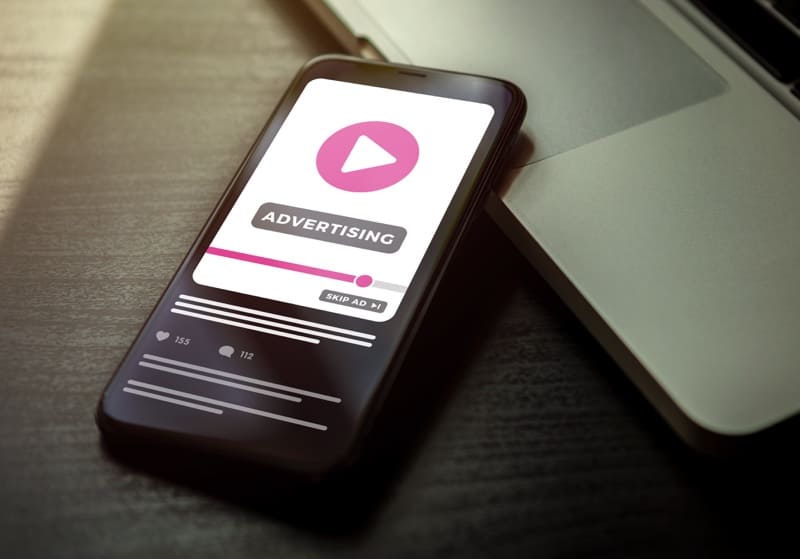 TikTok広告の費用相場は？種類や出し方・費用対効果を上げるコツを解説