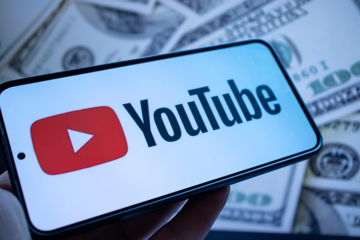 YouTubeディスプレイ広告とは？どこに表示される？費用・設定方法も解説